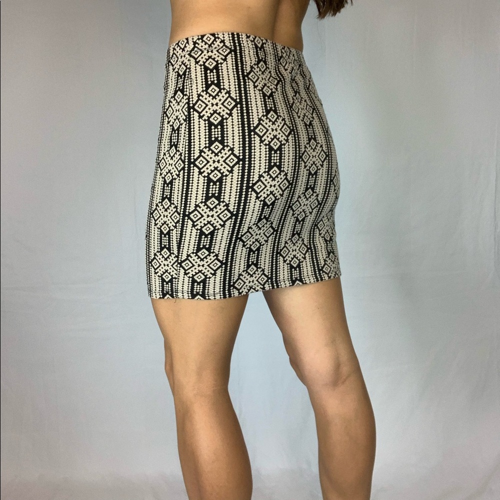 Forever 21 knit, patterned mini skirt